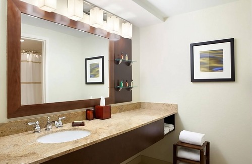 Stuart House | Island Oasis! 2 Roomy Units, Free Parking, Minutes to Bathtub Reef Beach!