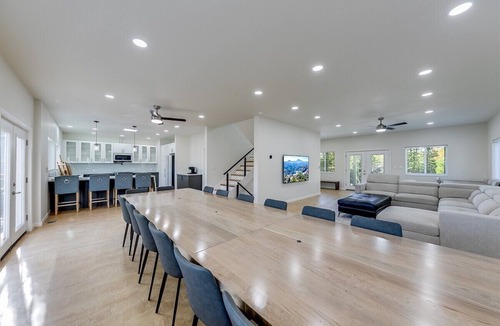 Helen House | Jack–Modern 4-Level Luxury Retreat in Innsbruck
