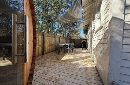Riverside House | Jacksonville 2-BR Bungalow | Sauna & Dog-Friendly
