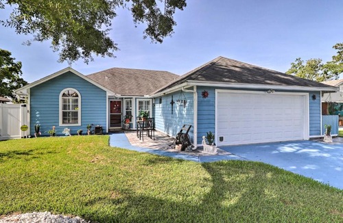 Golden Glades - The Woods House | Jacksonville Home, Near Beach and Mayo Clinic!