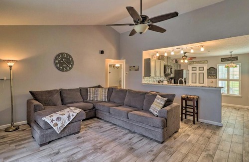 Golden Glades - The Woods House | Jacksonville Home, Near Beach and Mayo Clinic!