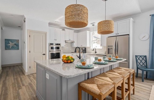 Jacksonville Beach House | Jacksonville Beach Luxury Stay: Pool, Cinema & GameRoom