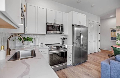 East Nashville Condo | Jolene · Five Points 1BR · Dolly Design · Sleeps 6