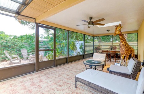 Indian Beach Sapphire Shores House | Jungalow Oasis