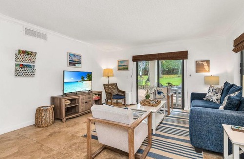 Juno Beach Apartment | Juno Beach Seaside Escape I Steps from the Ocean!