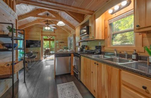 Lookout Valley Neighborhood Association House | Kai Cabin Wauhatchie Woodlands Close To Downtown