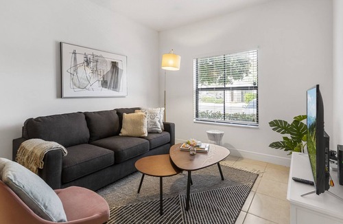 Davie Apartment | Kasa | Drive to Bonnet House Museum & Gardens | Fort Lauderdale