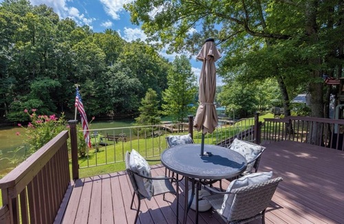 Seneca House | Keoweenie Lake Side Cottage
