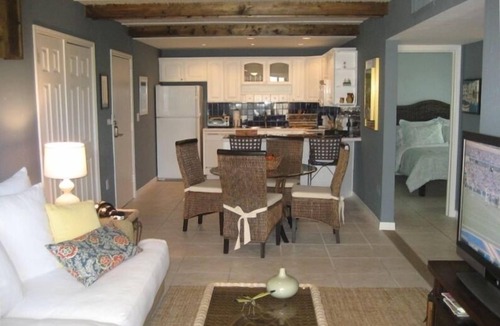 Key Biscayne Condo | Key Biscayne - Exquisite Beach Condo - 1 Block to Beach