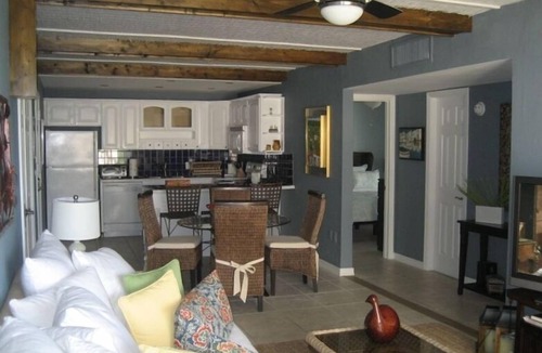 Key Biscayne Condo | Key Biscayne - Exquisite Beach Condo - 1 Block to Beach
