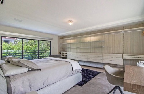 Key Biscayne Villa | Key Biscayne modern villa w/pool and spa, 5 min from the beach!