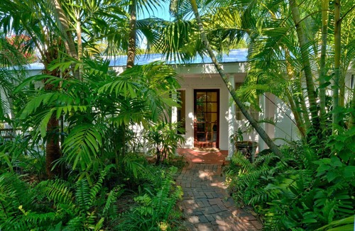 Key West House | Key West Private Pool Garden Villa - 2 Blocks from Beach