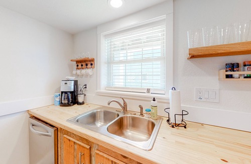 Kitty Hawk Condo | KH3111B: Seas the Day | Walk to Beach | Patio | Kitchenette