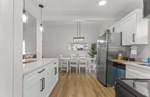 Kissimmee House | King bd/Modern Home sleeps 8 w/private backyard