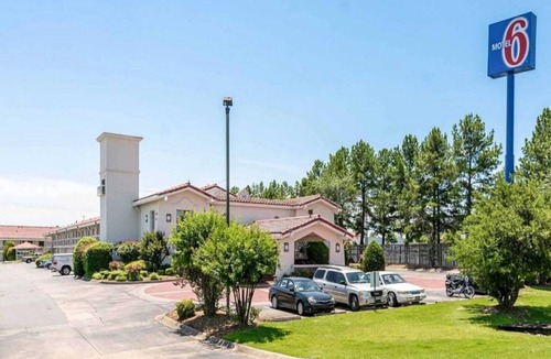 North Little Rock Apartment | King Bed|Mob Acc|Nsmk|Microfridge