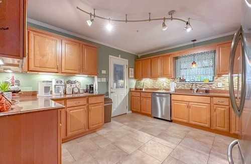 Killearn Lakes House | King bed-Office-Pets-Fenced Yard-Fast WiFi