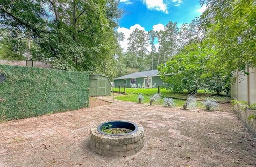 Killearn Lakes House | King bed-Office-Pets-Fenced Yard-Fast WiFi