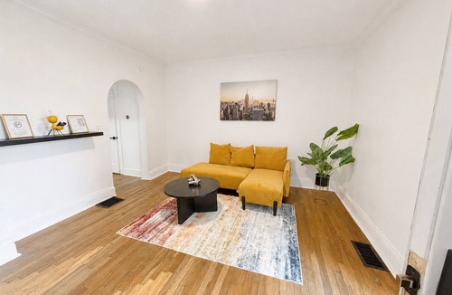 Belvedere Park House | King Bed Pet Friendly Decatur Stay