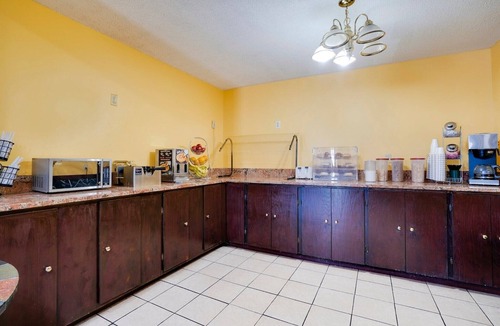 Cape Fear Apartment | King Bed|Smoking|Wade NC