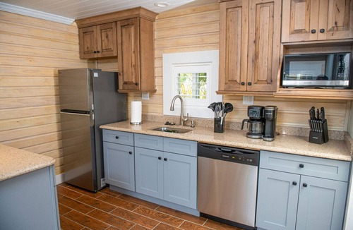 Madeira Beach Cabin | King Bed, Step to Madeira Beach, Heated Pool, Private