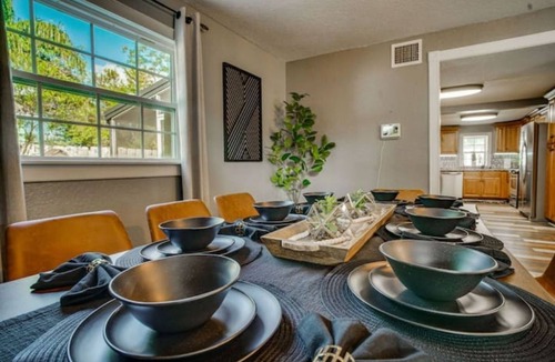Vero Beach House | King Bed Suite + 4 Bedroom Home