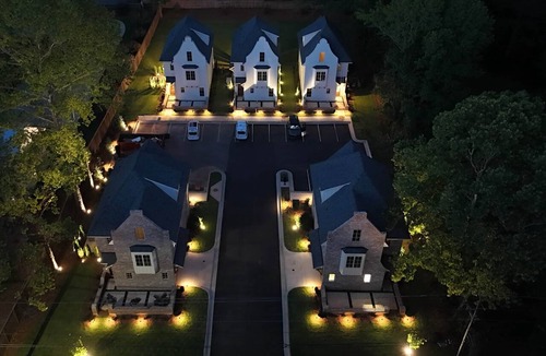 Pickwood House | King & Queen-Queen Unit III