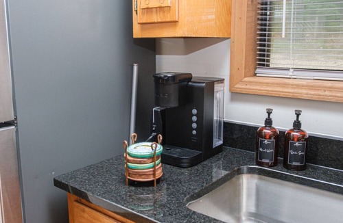 Blairsville Cabin | King/Romantic/Fireplace/Privacy