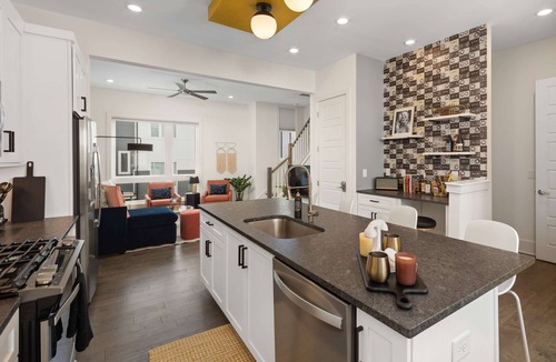 Nashville House | King Suites 3BR Retreat 2-car Garage East Nashville