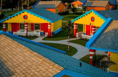 Cypress Gardens Hotel | Kingdom Theme Standard: Fairy-Tale Dreams, Onsite Dining, LEGOLAND Next Door