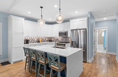 Oak Island Hotel | Kings Kraken: An 8-bedroom oceanfront home in Oak Island, perfect for 20 guests!