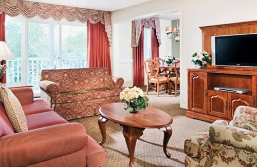 Williamsburg Condo | Kingsgate- HUGE SALE NOW! 3bdrm