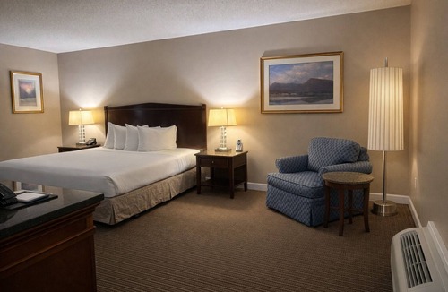 Clayton Hotel | Kingwood Resort
