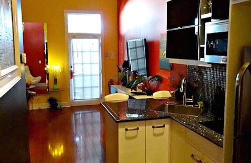 Uptown - Upper Duval Condo | "LA DOLCE VITA", OLD TOWN! STEPS TO DUVAL! SLEEPS 2-4, 3 BLOCKS TO SOUTH BEACH!