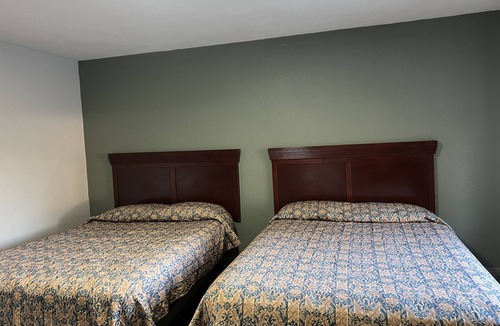 Quincy Hotel | La Familia Stay Inn