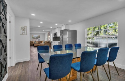 Allapattah Villa | La Pergola Villa | 7 BR | Pool+Hot Tub | Location