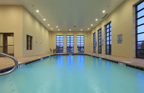 Ellendale Hotel | La Quinta by Wyndham Memphis Wolfchase