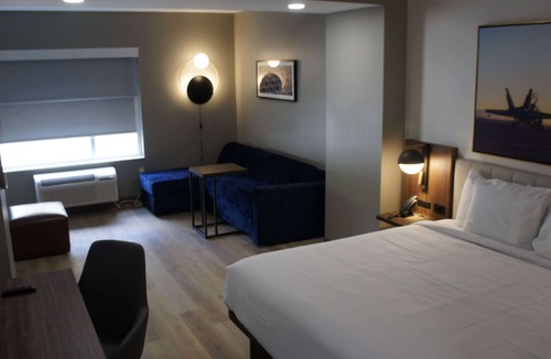 Manchester Hotel | La Quinta Inn & Suites by Wyndham Manchester/Arnold AFB