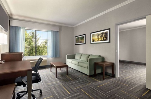 Dublin Hotel | La Quinta Inn & Suites by Wyndham Dublin