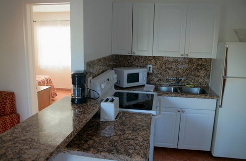 Mango Groves Hotel | Lago Mar Motel and Apartments