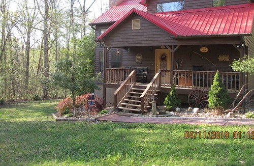 Ocoee Cabin | LAINE'S LODGE IN CHEROKEE NATIONAL FOREST