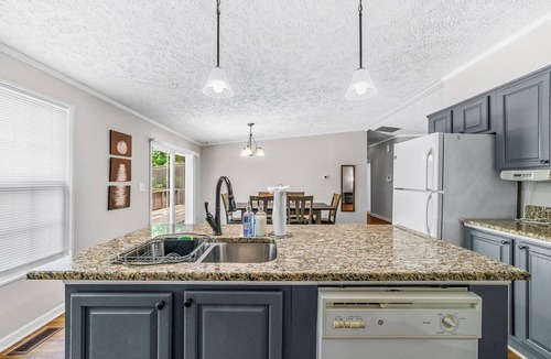 Bumpass House | Lake Anna Water Access, Slps 8, Boat Slip, Hammock & Volleyball