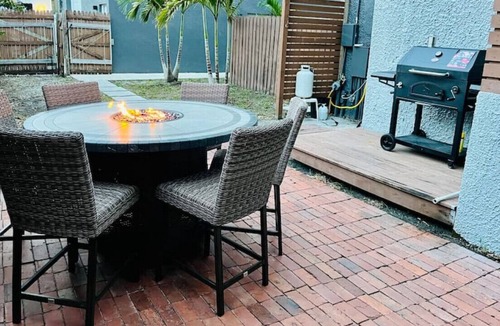 Crescent Lake Apartment | Lake apt 5 min to downtown