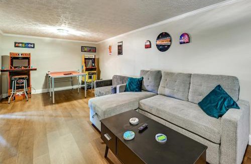 Burnside House | Lake Days & Fireside Nights! Updated Burnside Home