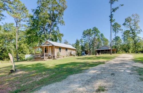 Abbeville House | Lake Eufaula Access Cozy Wood Cabin with Yard!
