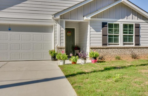 Hartwell House | Lake Hartwell Home Base: 2 Mi to Marina!