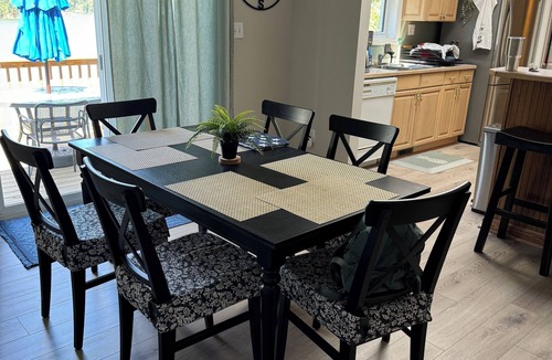 Piney Flats House | Lake House Getaway! 4-bedroom house on Boone Lake near JC with AC, WiFi, Dock