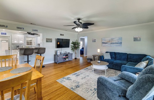 Sebring House | Lake Jackson Retreat w/Lanai & Large Yard!