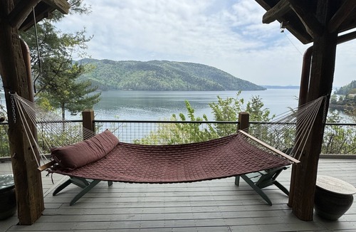 Salem House | Lake Jocassee lake front home