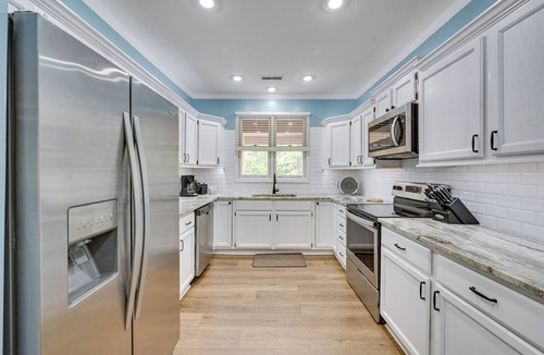 Salem Condo | Lake Keowee Condo: Resort Pools & Lake Access!