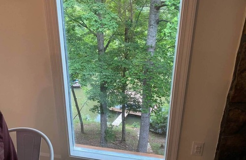 Murrayville House | Lake Lanier Hideaway Lakefront with Game Room and Dock